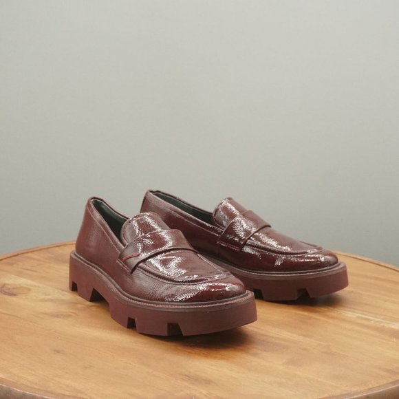 Franco Sarto Womens Ream Lug Sole Loafers Sz 8 Burgundy Red Faux Patent Leather - Picture 2 of 11